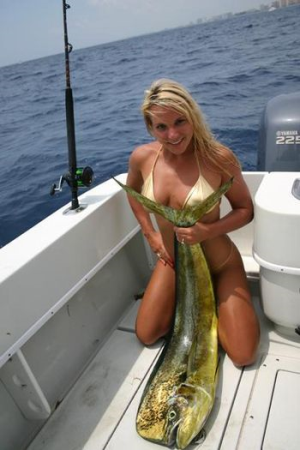 My name is Catalina and my passion is fishing; long summer weekends and dancing...